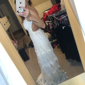 LULUS while lace dress